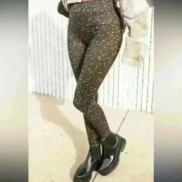 Spanx Look At Me Know Seamless Leopard Print High Rise Leggings Size XL Olive - Picture 1 of 5